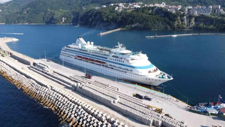 Amasra'da ikinci kez kruvaziyer heyecanı yaşandı