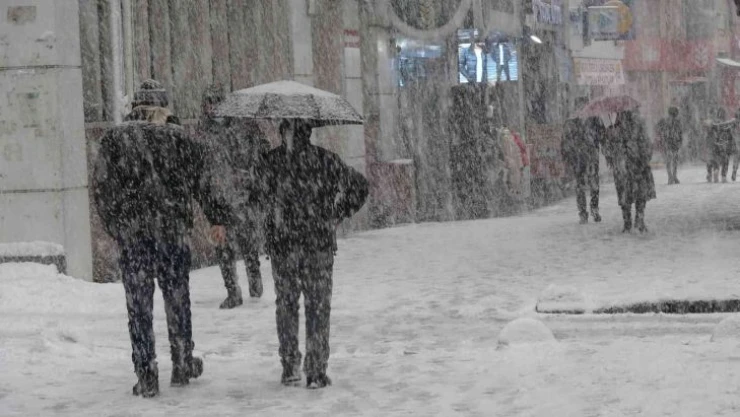 Aniden bastıran kar hayatı olumsuz etkiledi