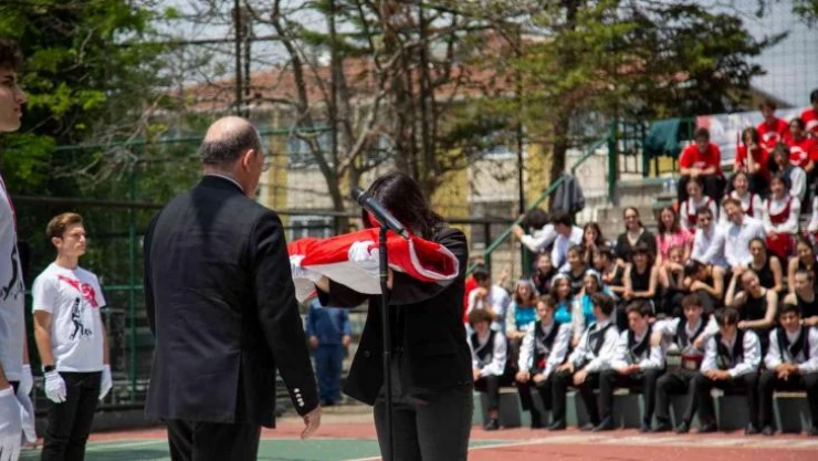 Anıtkabir'de dalgalanan Türk bayrağı lisede sergilenecek