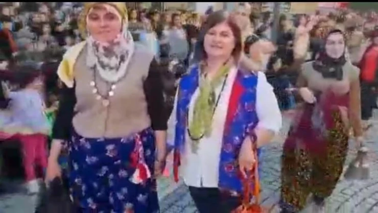 Ankara'da geleneksek kadın kıyafeti 'Çinti' yarışması