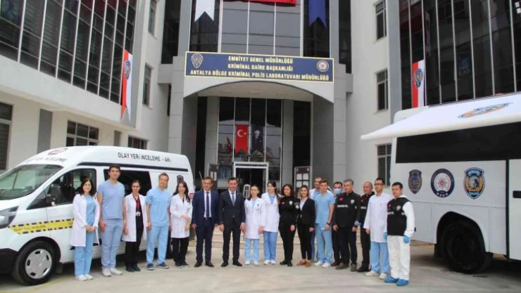 Antalya'da mobil kriminal polis laboratuvarı 'Kıraç' hizmete başladı