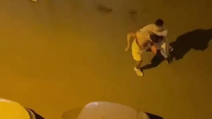 Araçta tartıştılar, yol ortasında bıçaklayıp kaçtılar