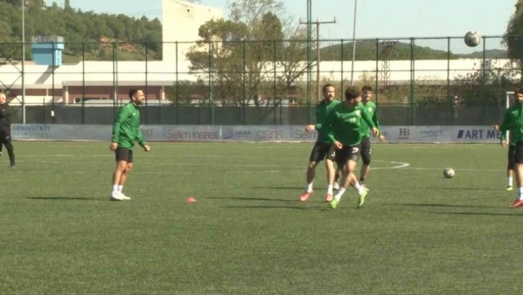 Arnavutköy Belediyespor ikinci lige adım adım ilerliyor