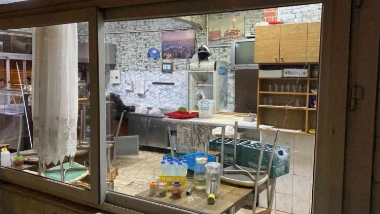 Ataşehir'de lokanta sahibiyle tartışan müşterinin yakınları kurşun yağdırdı