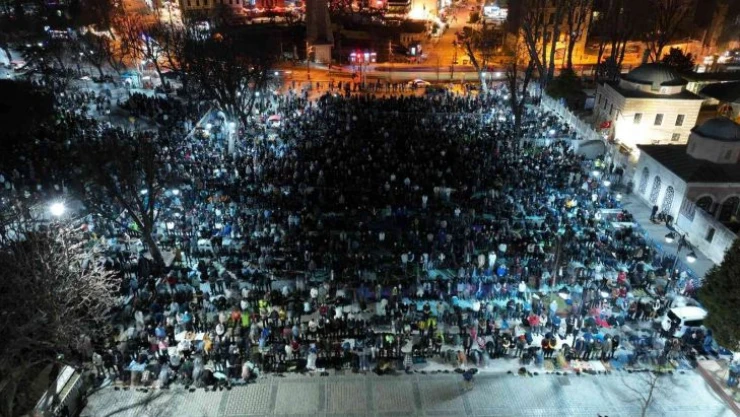 Ayasofya'da 88 yıl aranın ardından ilk teravih heyecanı