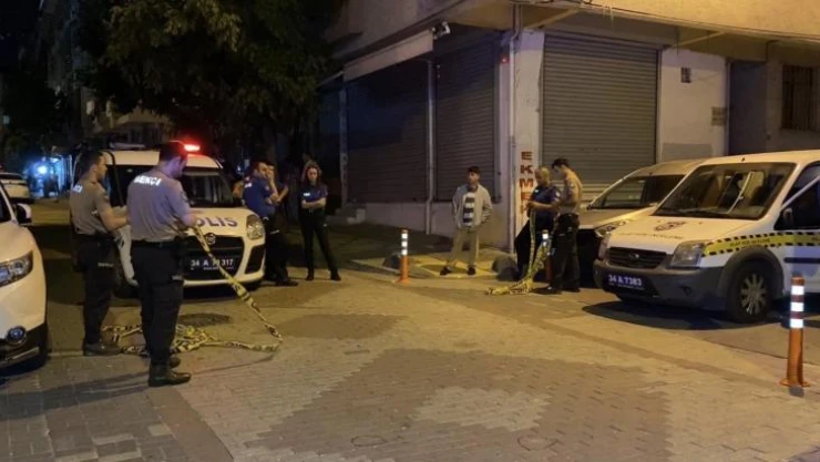 Bağcılar'da maskeli grup sokaktaki 3 kişiye ateş açtı