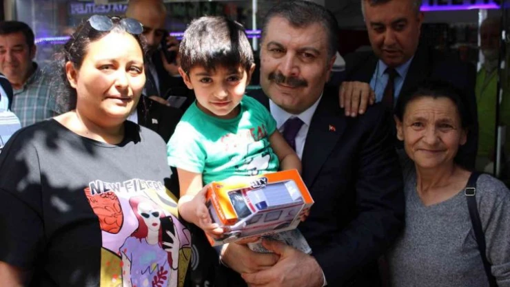 Bakan Koca'ya Aydın'da yoğun ilgi