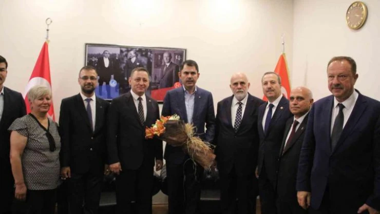 Bakan Kurum'dan Isparta'da AK Parti ve MHP il başkanlıkları ziyareti