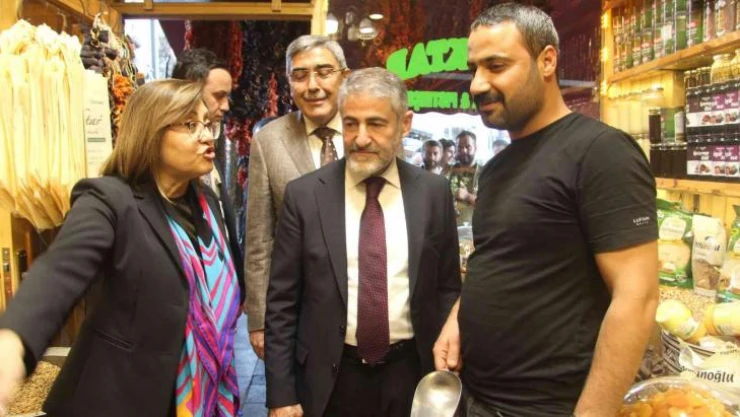 Bakan Nebati'den Fatma Şahin'e gülümseten isot sorusu