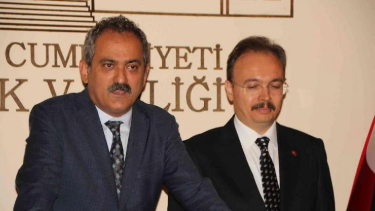 Bakan Özer müjdeyi Bilecik'te verdi