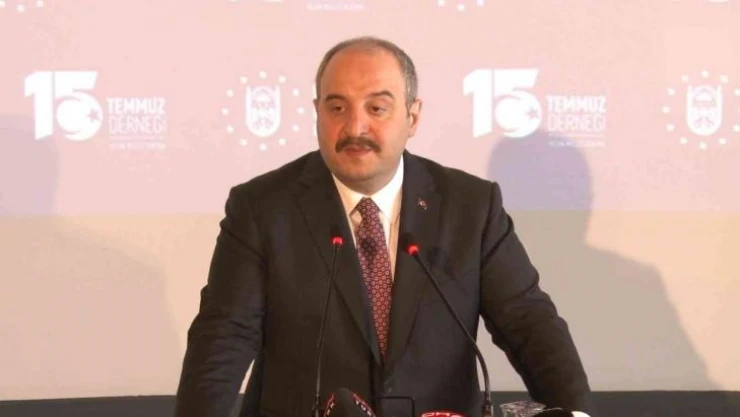 Bakan Varank: 'Cumhurbaşkanımız olmasa bu ülkede siyaseten NATO masasında bu mücadeleyi verecek başka bir kişi göremiyorum'