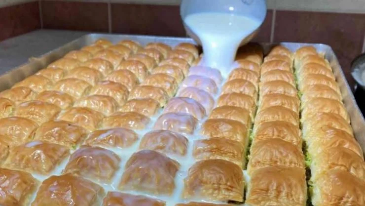 Baklava iki bayram arasında neden 100 ila 150 lira zamlandı?