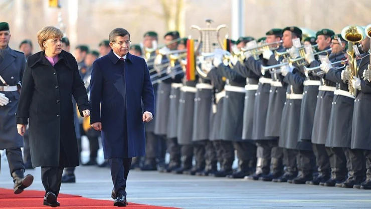 Başbakan Davutoğlu Almanya'da
