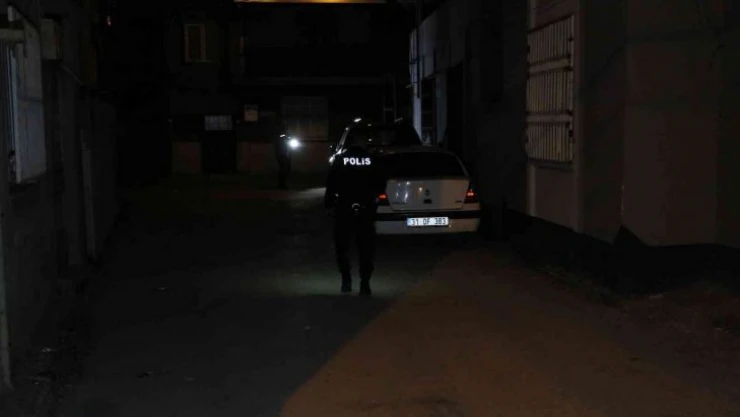 Başından tabancayla vurulan kişi ağır yaralandı