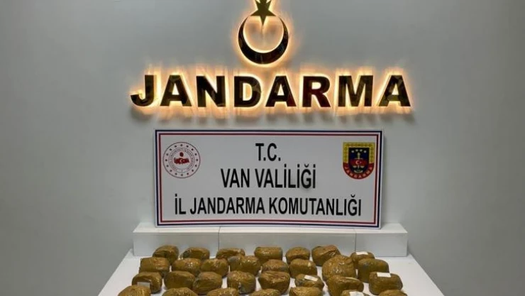 Başkale'de 18 kilo 321 gram toz esrar ele geçirildi