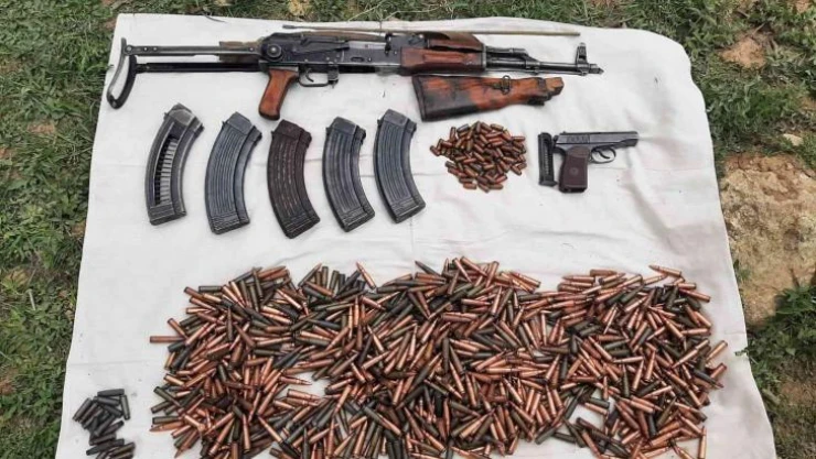 Başkale'de silah ve mühimmat ele geçirildi