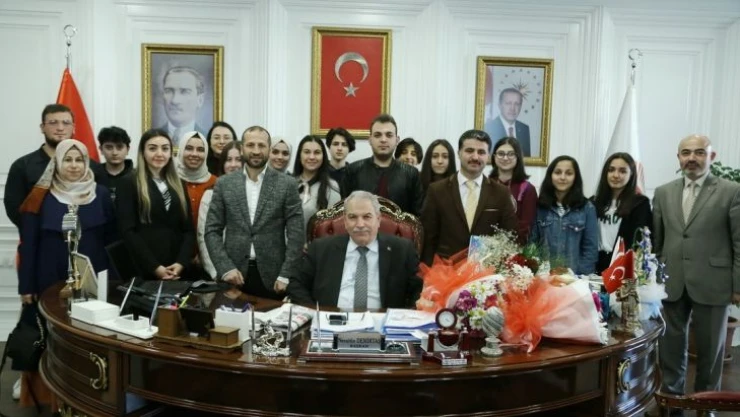 Başkan Demirtaş: 'Öğrencilerimiz kendilerine sunulan imkanları fırsata çevirmeli'