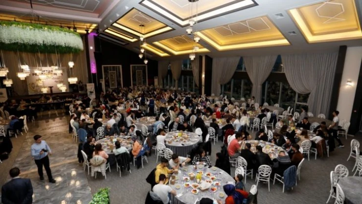 Başkan Taban 400 gençle iftarda buluştu