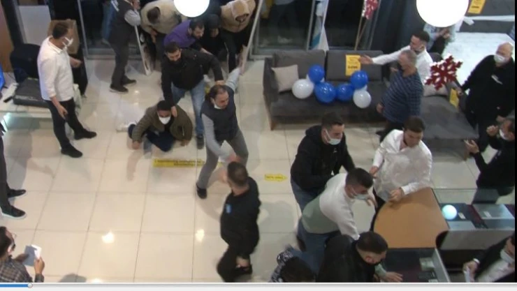 Başkentte ucuzluk izdihamı