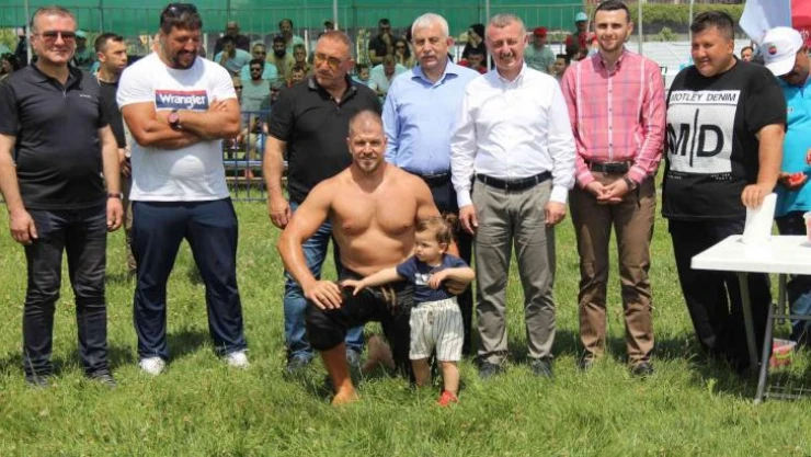 Başpehlivanlar, altın kemerin sahibi olmak için Er Meydanı'na çıkacak