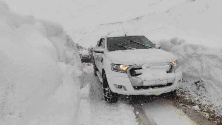 Batman'da kar yağışı nedeniyle 157 yerleşim yerinde ulaşım kapandı