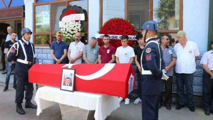 Bayram iznine gelirken hayatını kaybeden Uzman Çavuş son yolculuğuna uğurlandı