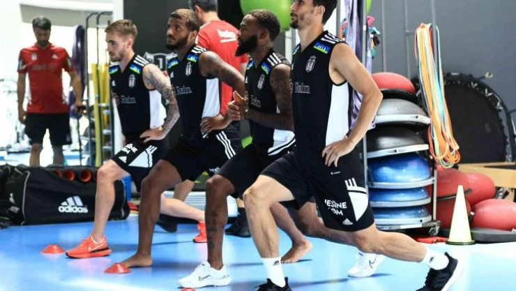 Beşiktaş, Fatih Karagümrük maçı hazırlıklarını çift idmanla sürdürdü
