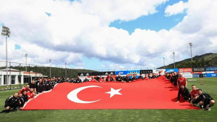 Beşiktaş'tan 19 Mayıs kutlaması