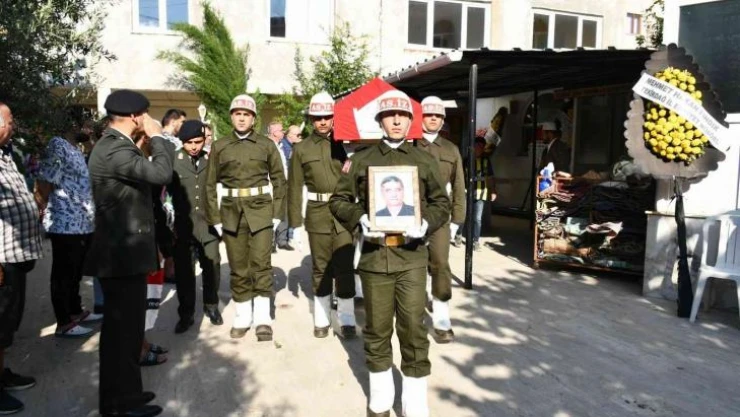 Beyin kanamasından hayatını kaybeden Kıbrıs Gazisi son yolculuğuna uğurlandı
