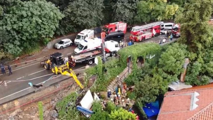 Beykoz'da istinat duvarı çöktü: 1 kişi göçük altında kaldı