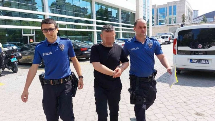Bıçaklanan şahıs cezaevine karnını tutarak gitti