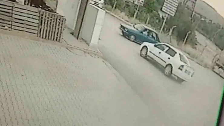 Bir anlık dikkatsizlik kazaya sebep oldu