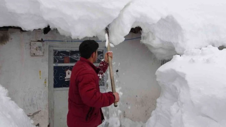 Bitlis'e bu kış yağan karın kalınlığı 9 metreye yaklaştı