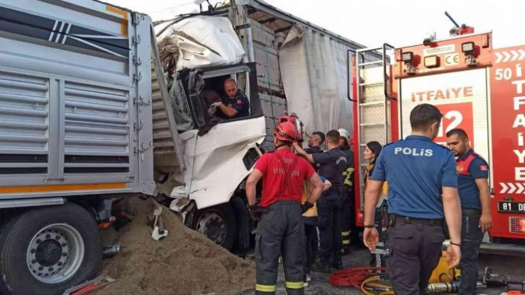 Bolu Dağı'nda tır tıra arkadan çarptı: 1 ölü, 1 yaralı