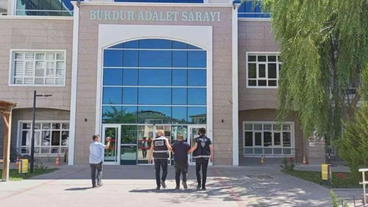 Burdur'da çaldı, Denizli'de yakalandı