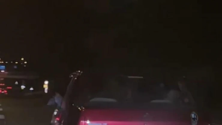 Bursa'da  tek ayağıyla araba süren kişiye ceza yağdı