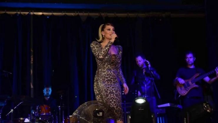 Bursa'da İrem Derici ile kutlama