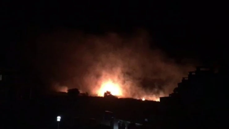 Çanakkale'de çocukların attığı torpil anız yangını çıkardı