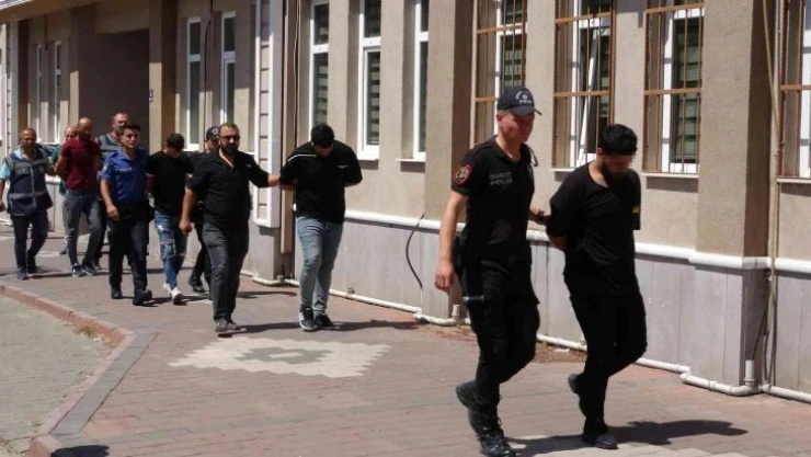 Çanakkale'de polisin yaralandığı kavgayla ilgili 4 tutuklama