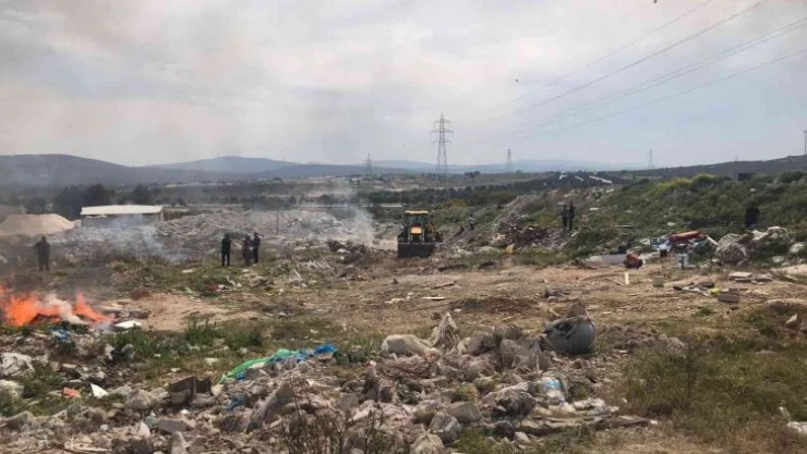 Çeşme'de konargöçerlerin kaldığı 11 çadır tahliye edildi