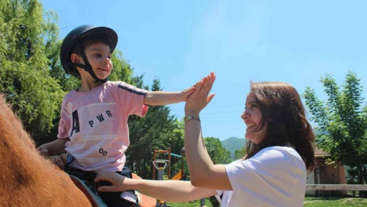 Çocuğunuzda bu belirtiler varsa dikkat, işte ailelerin en büyük yanlışı