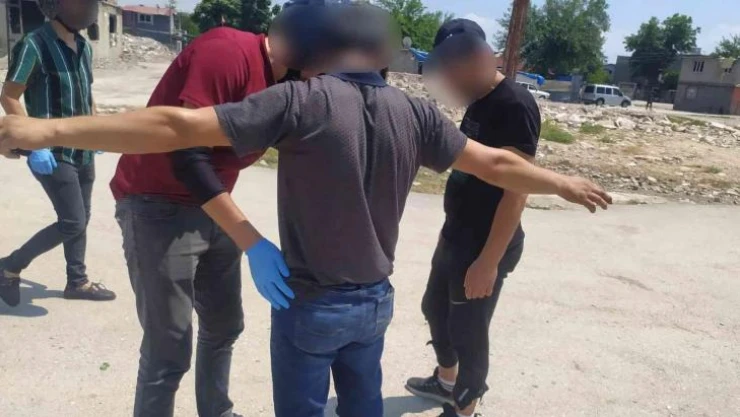 Cono mahallesine uyuşturucu operasyonu