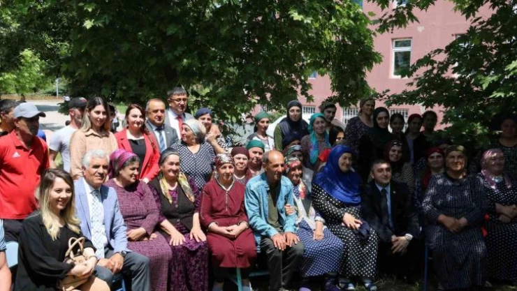DATÜB heyeti Ukrayna'dan tahliye edilen Ahıska Türkleri ile Edirne'de bir araya geldi