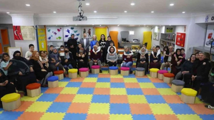 Dedeler, nineler ve torunları masalda buluştu