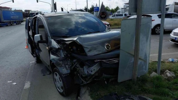 Düğüne giderken kaza geçirdiler: 4 yaralı