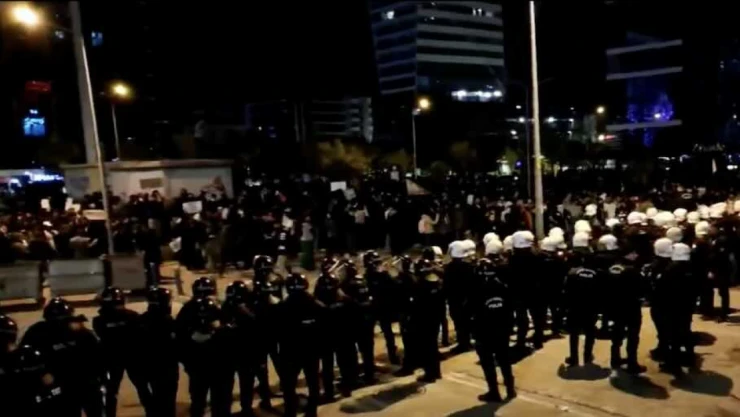 Dünkü gösterilerde 16 polis yaralandı, 53 kişiye işlem yapıldı