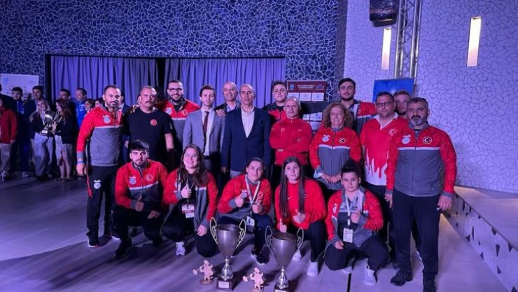 Dünya halterine Türkiye damgası