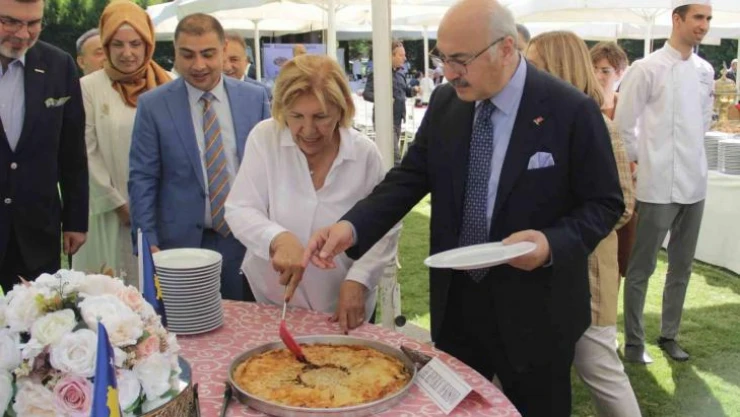 Dünya Kahvaltı Günü İzmir'in yöresel lezzetleriyle kutlandı