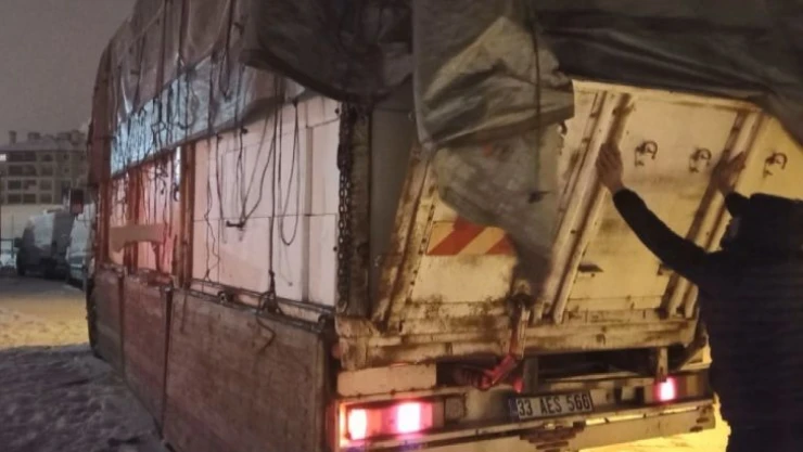 Durdurulan kamyonda milyonlarca makaron ele geçirildi