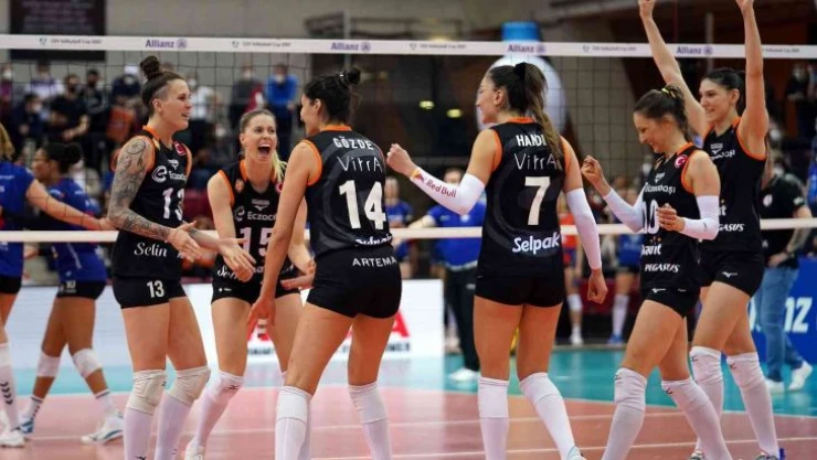 Eczacıbaşı Dynavit, CEV Kupası Final maçında deplasmanda karşılaştığı MTV Stuttgart karşısında iki set kazanarak şampiyonluğu garantiledi.